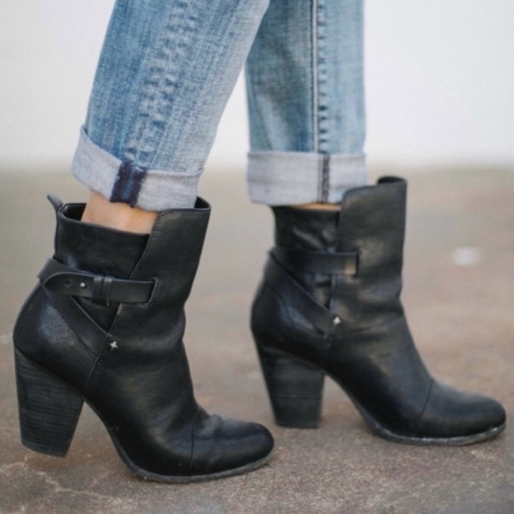 Rag & Bone Kinsey Black Leather Heel Ankle Bootie Shoes Size 39 US. Slight wear